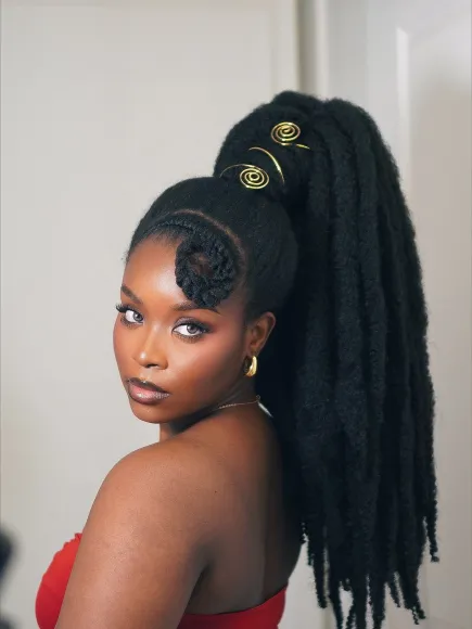 Yavo Laura